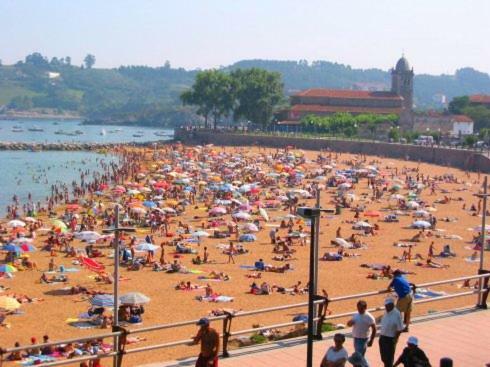Precioso Apartamento En Luanco Junto A La Playa Kültér fotó